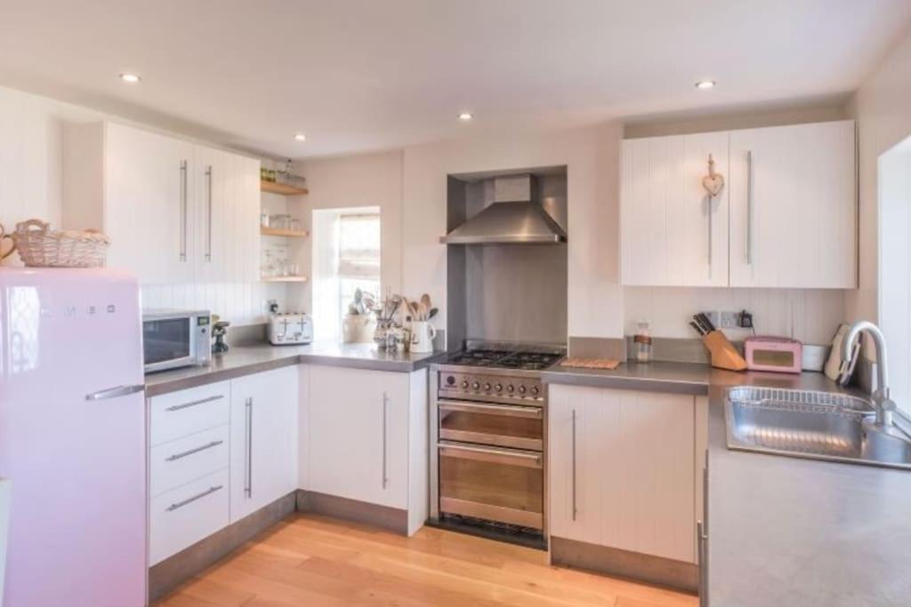 The Old Boat House, Seaview - Seafront Three Bedroom Cottage With Separate Two Bedroom Annexe Exterior foto