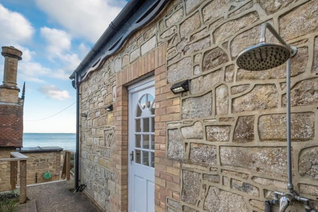 The Old Boat House, Seaview - Seafront Three Bedroom Cottage With Separate Two Bedroom Annexe Exterior foto